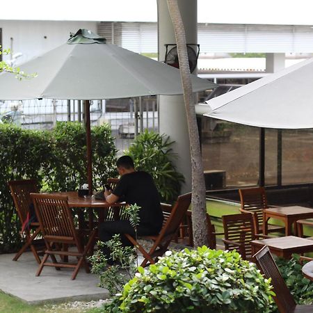 Cordia Hotel Surabaya Airport - Hotel Dalam Bandara - Formerly Ibis Budget Surabaya Airport Сидоарджо Экстерьер фото
