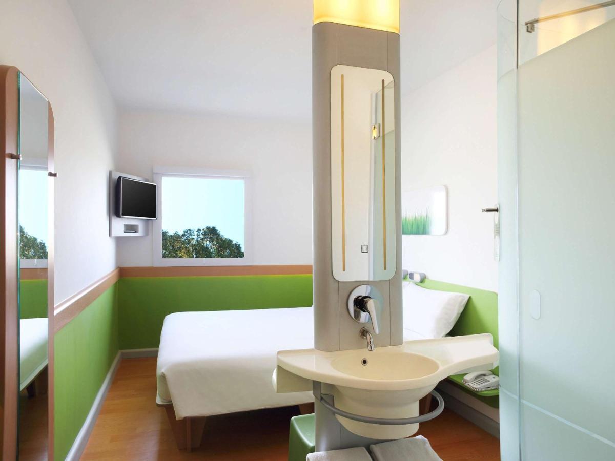 Cordia Hotel Surabaya Airport - Hotel Dalam Bandara - Formerly Ibis Budget Surabaya Airport Сидоарджо Экстерьер фото