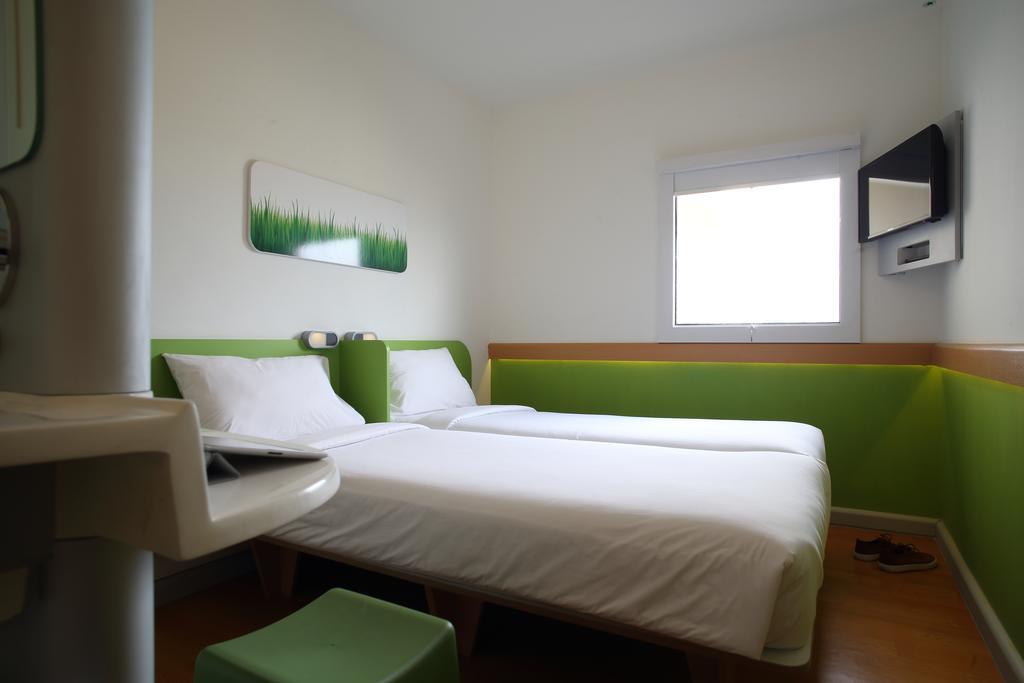 Cordia Hotel Surabaya Airport - Hotel Dalam Bandara - Formerly Ibis Budget Surabaya Airport Сидоарджо Экстерьер фото