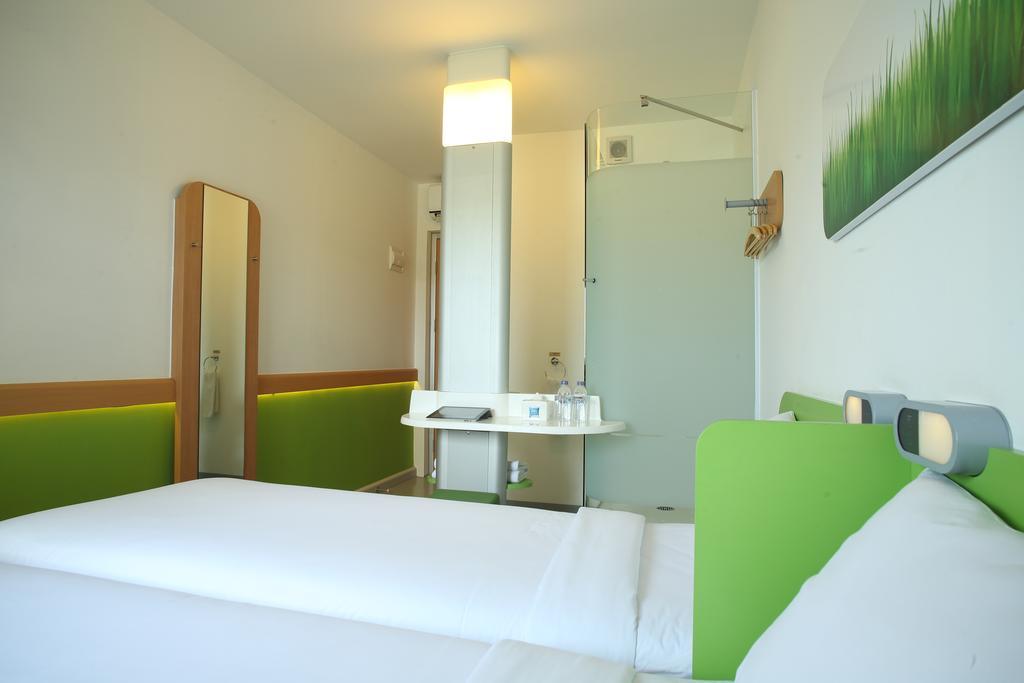 Cordia Hotel Surabaya Airport - Hotel Dalam Bandara - Formerly Ibis Budget Surabaya Airport Сидоарджо Экстерьер фото