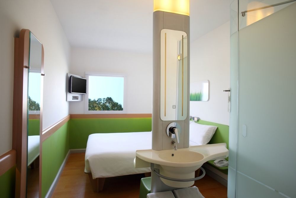 Cordia Hotel Surabaya Airport - Hotel Dalam Bandara - Formerly Ibis Budget Surabaya Airport Сидоарджо Экстерьер фото