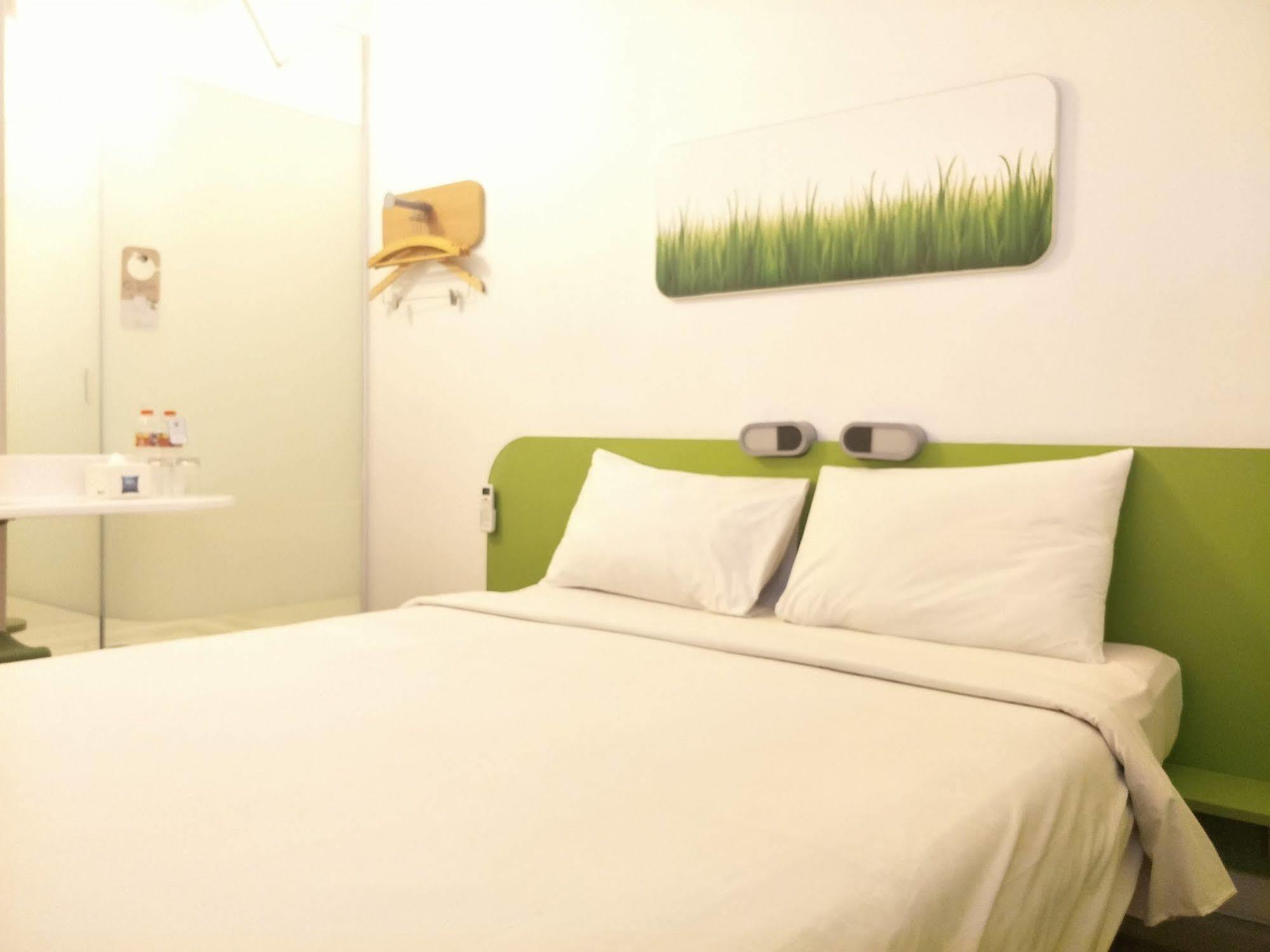 Cordia Hotel Surabaya Airport - Hotel Dalam Bandara - Formerly Ibis Budget Surabaya Airport Сидоарджо Экстерьер фото