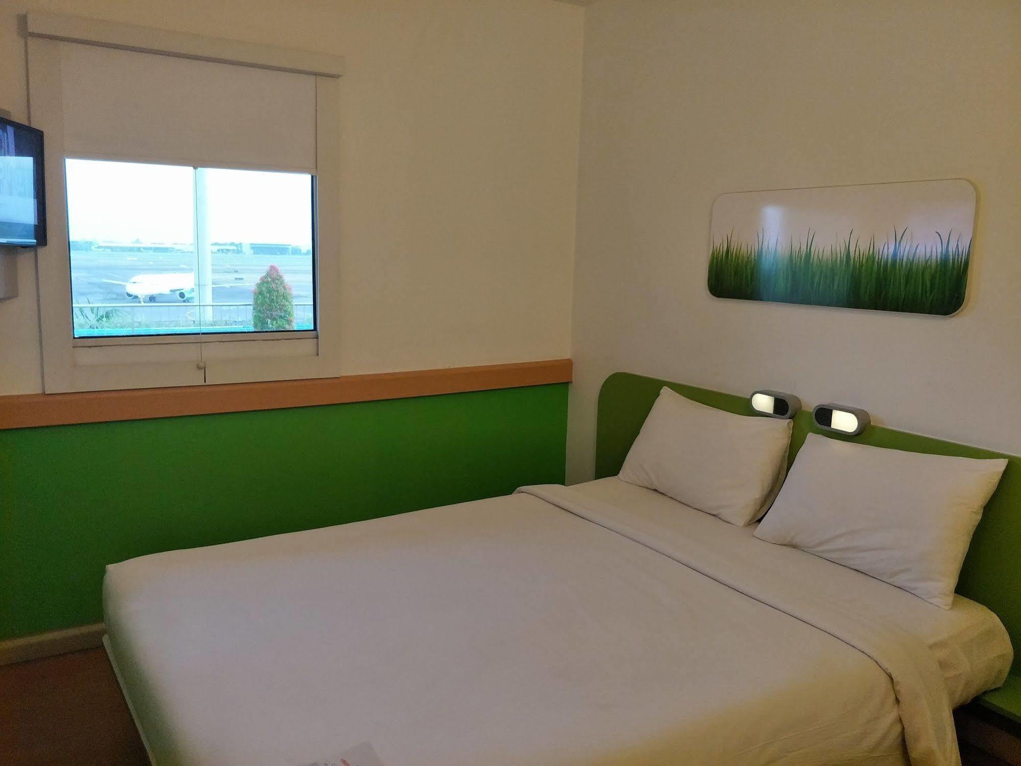 Cordia Hotel Surabaya Airport - Hotel Dalam Bandara - Formerly Ibis Budget Surabaya Airport Сидоарджо Экстерьер фото