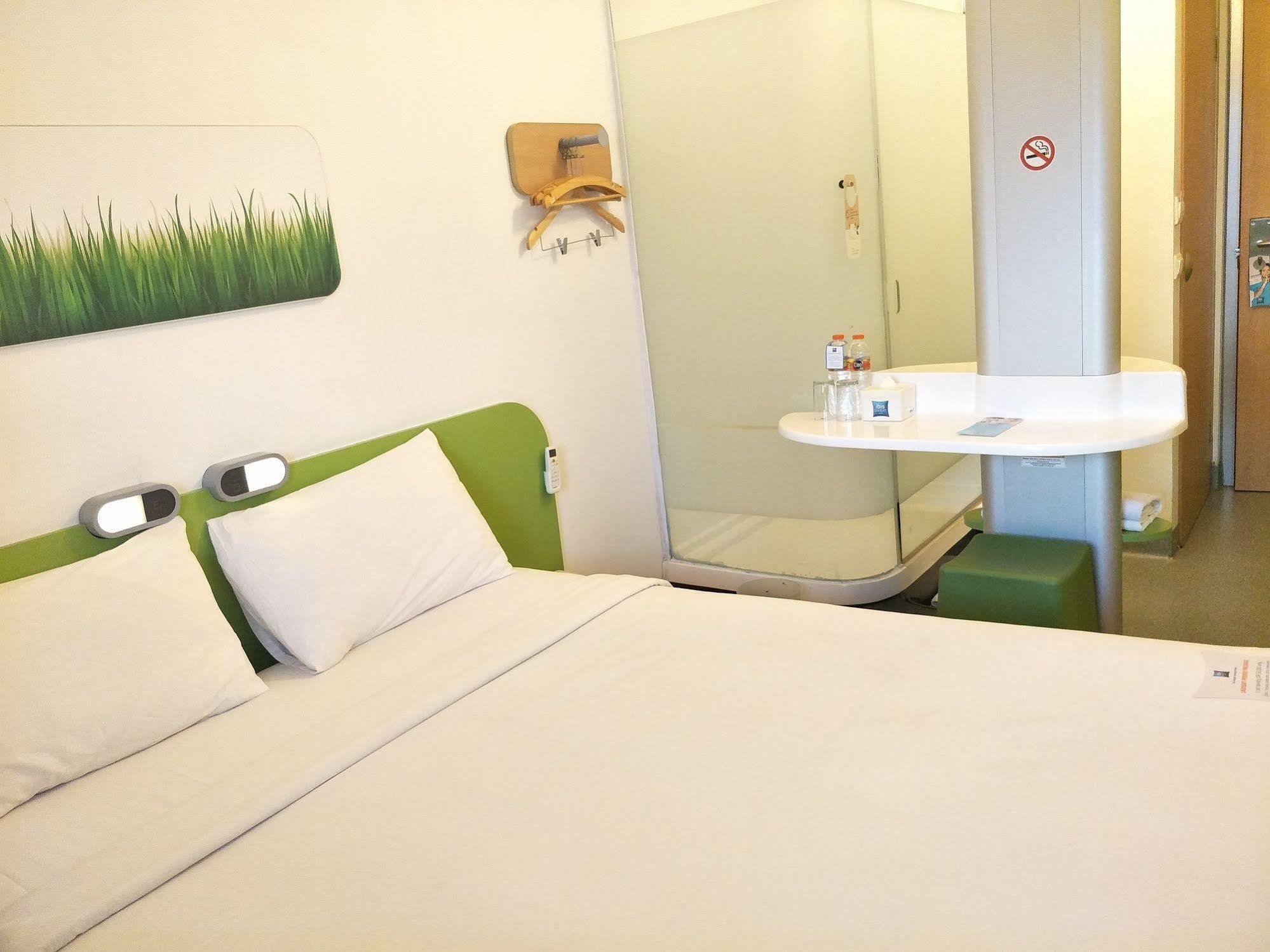 Cordia Hotel Surabaya Airport - Hotel Dalam Bandara - Formerly Ibis Budget Surabaya Airport Сидоарджо Экстерьер фото