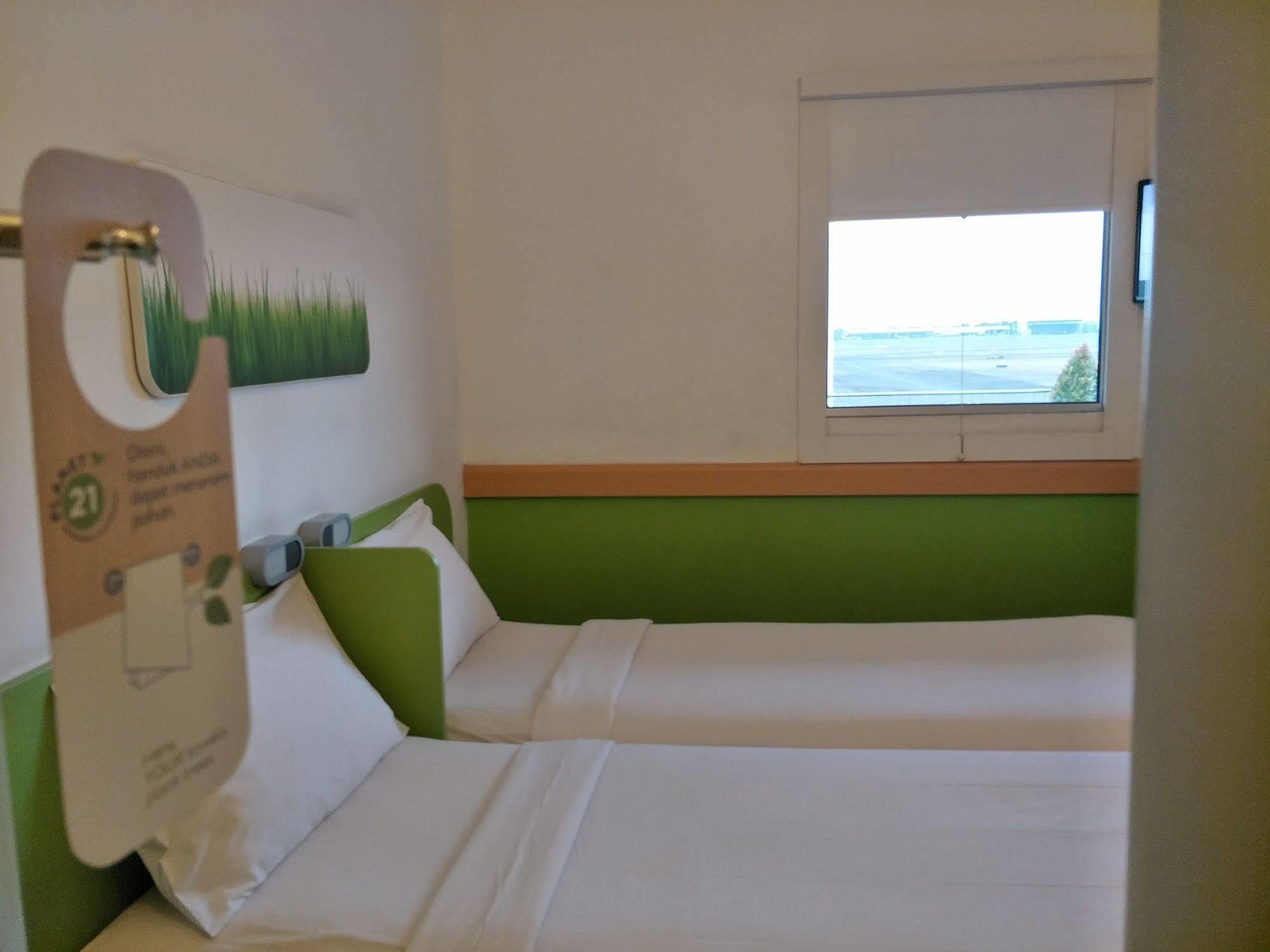 Cordia Hotel Surabaya Airport - Hotel Dalam Bandara - Formerly Ibis Budget Surabaya Airport Сидоарджо Экстерьер фото